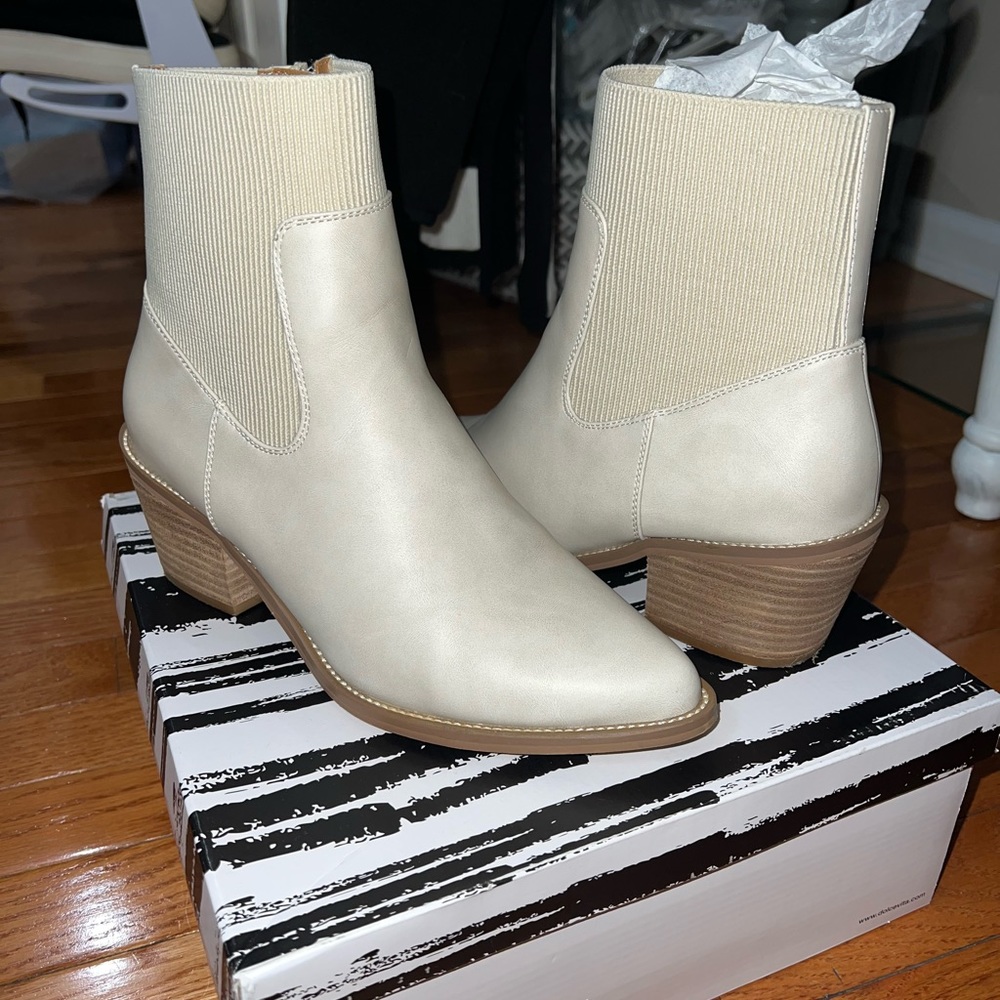 Dolce Vita Ivory Black Ankle Cowboy Booties